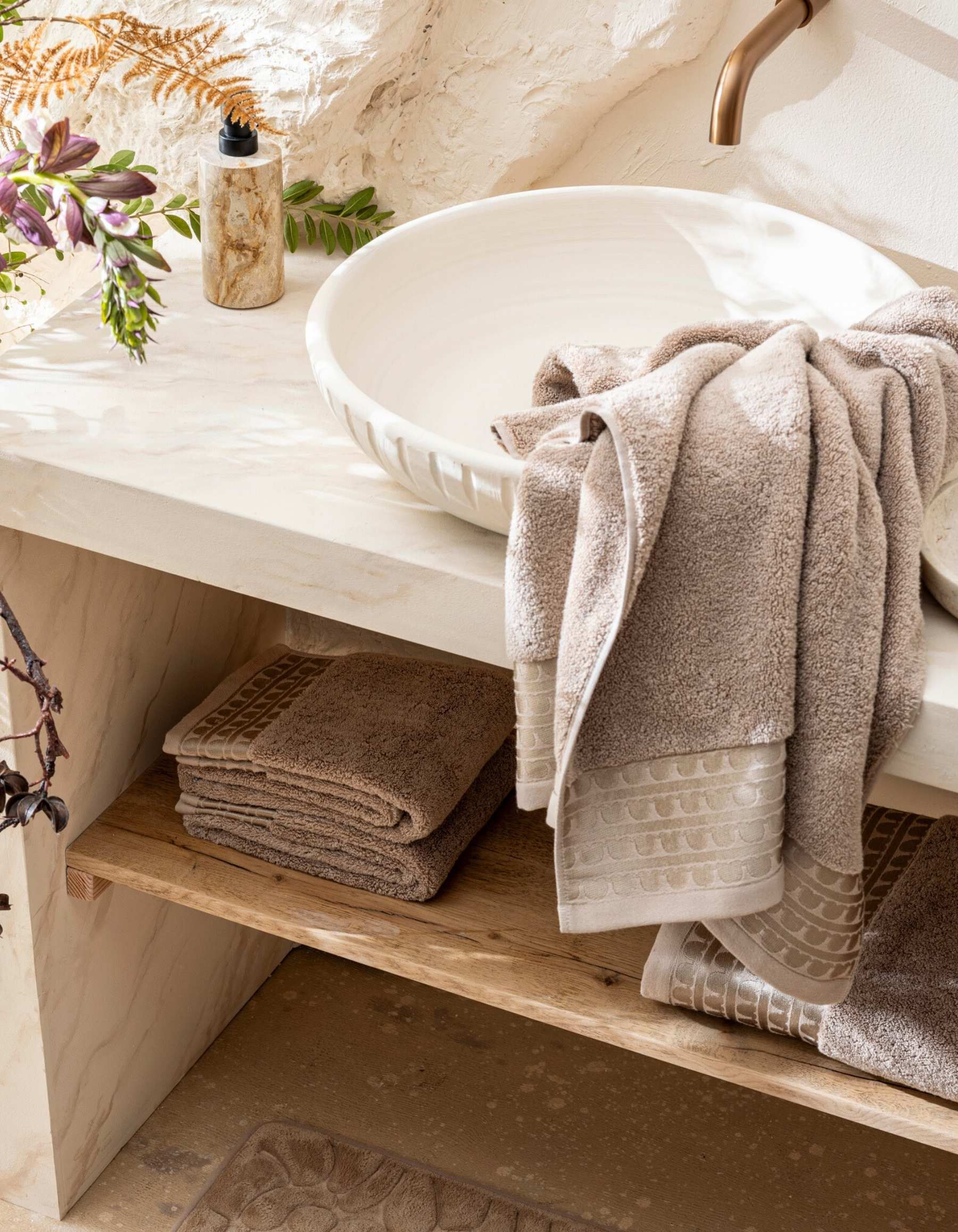 THE SIGNATURE BATH TOWEL | BEIGE TAUPE