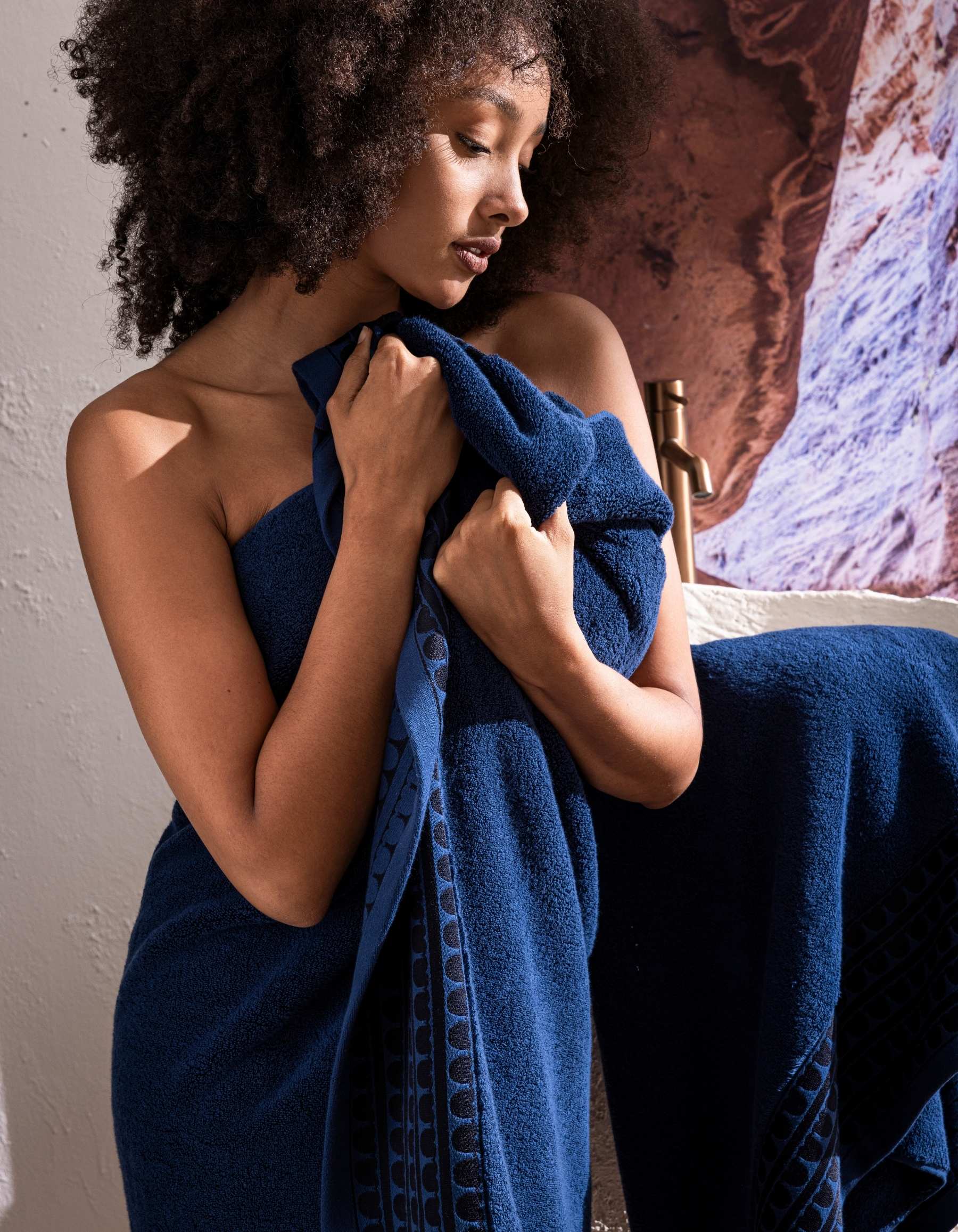 THE SIGNATURE BATH TOWEL | NAVY BLUE