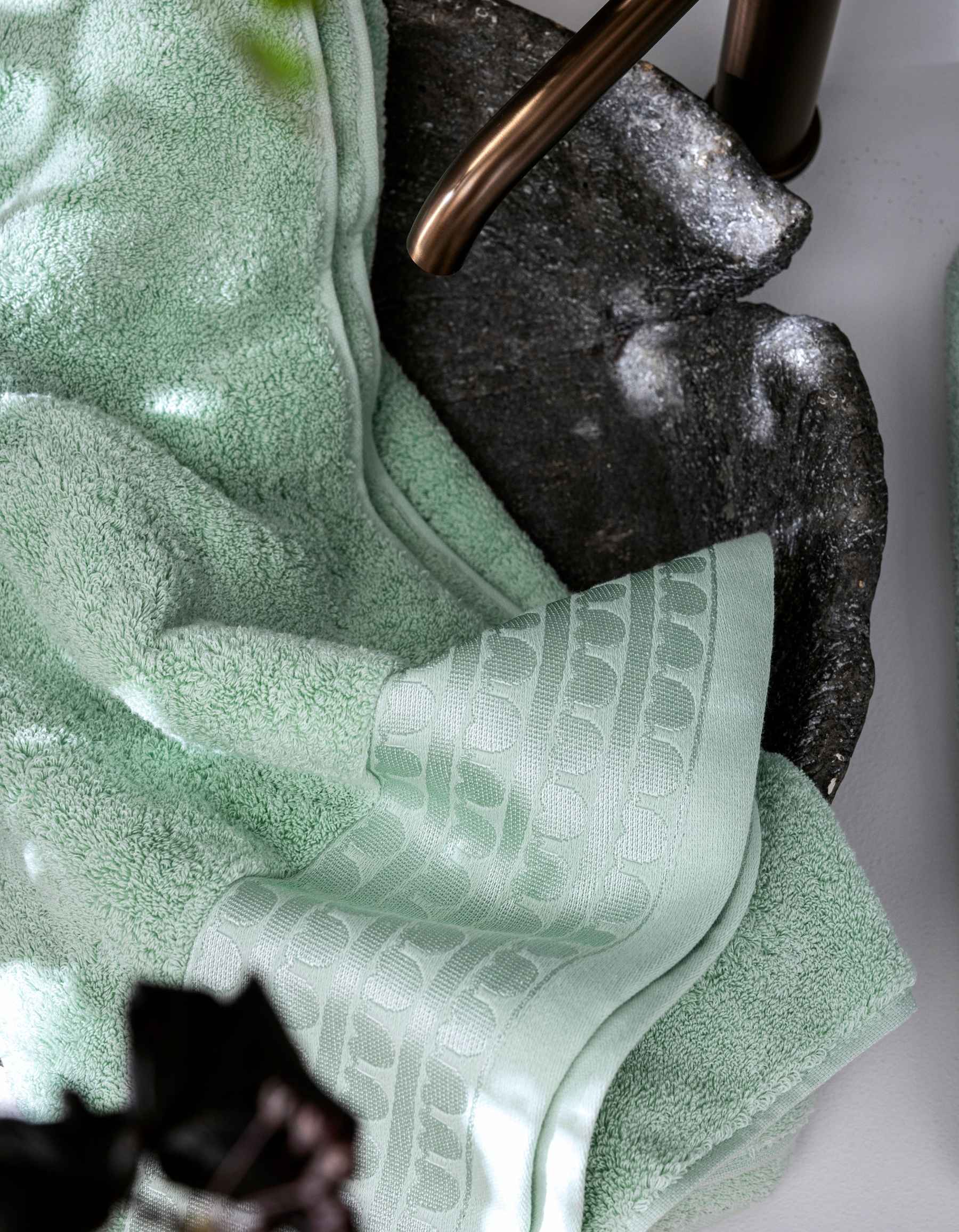 THE SIGNATURE BATH TOWEL | AQUA GREEN