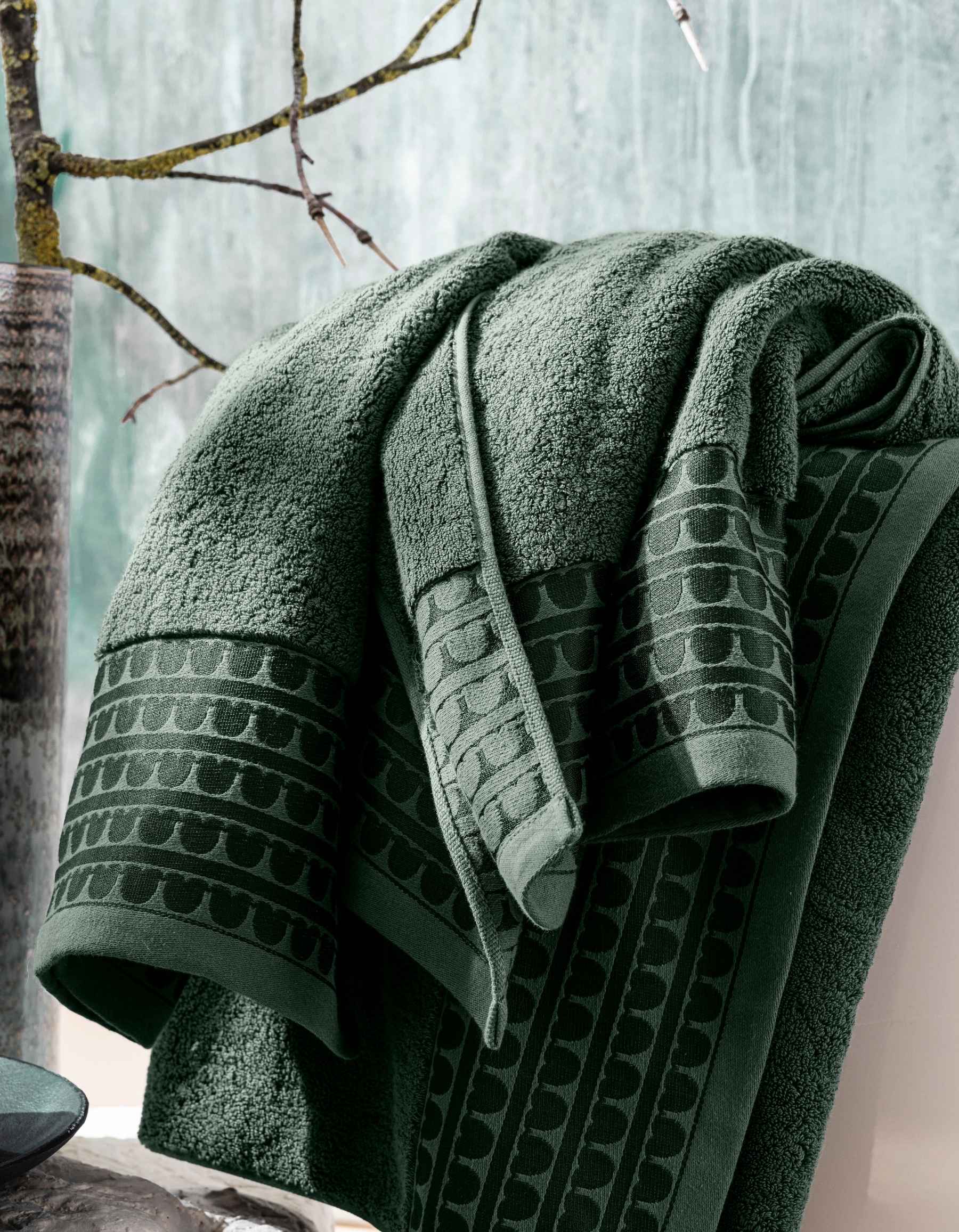 THE SIGNATURE BATH TOWEL | FOREST GREEN