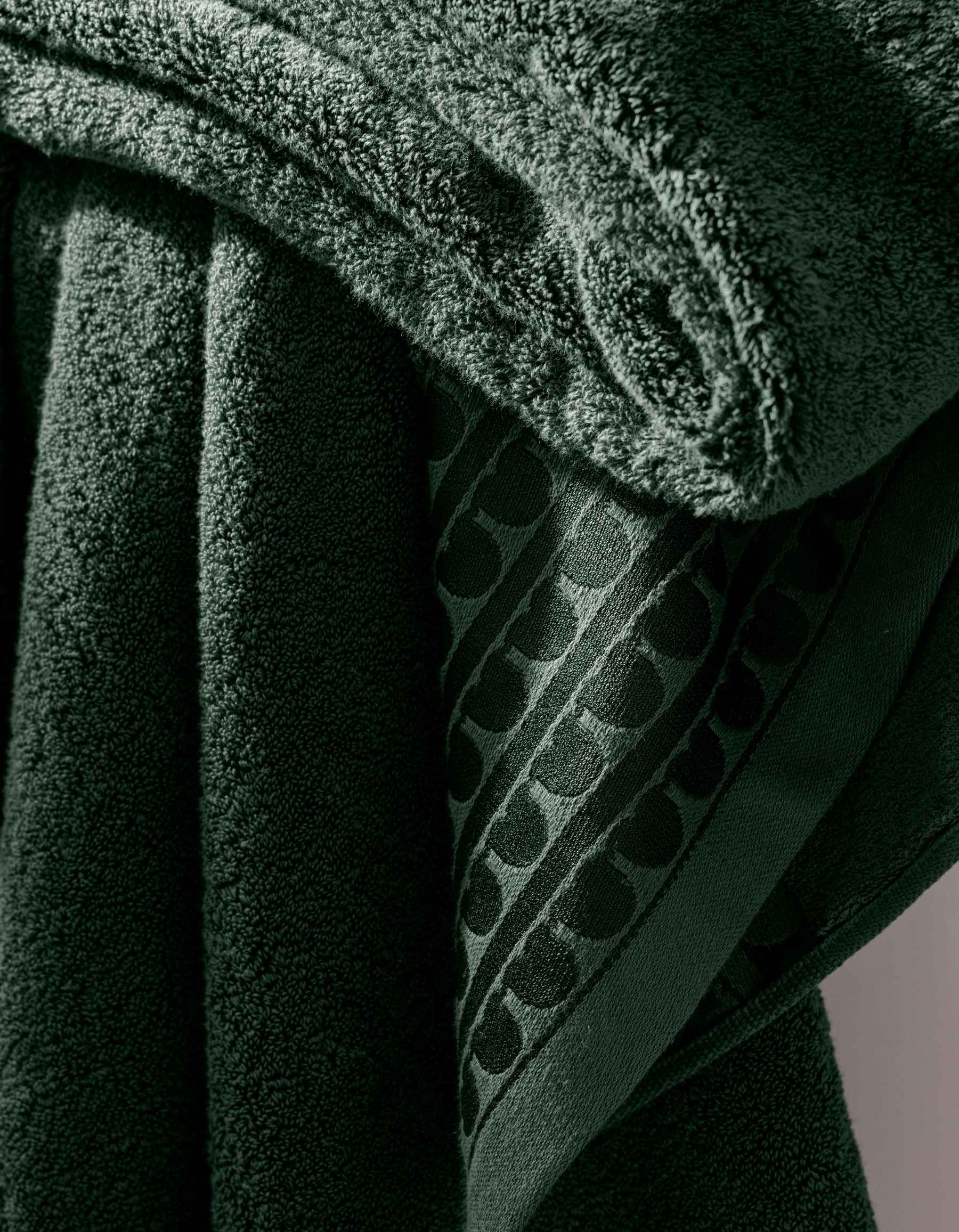 THE SIGNATURE BATH TOWEL | FOREST GREEN