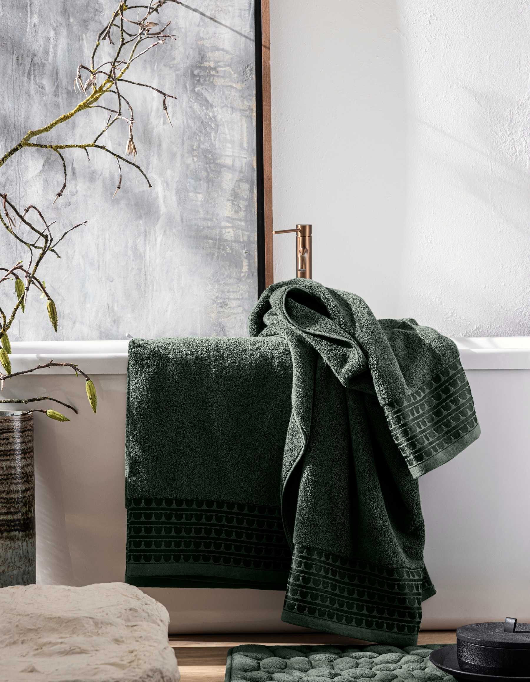 THE SIGNATURE BATH TOWEL | FOREST GREEN